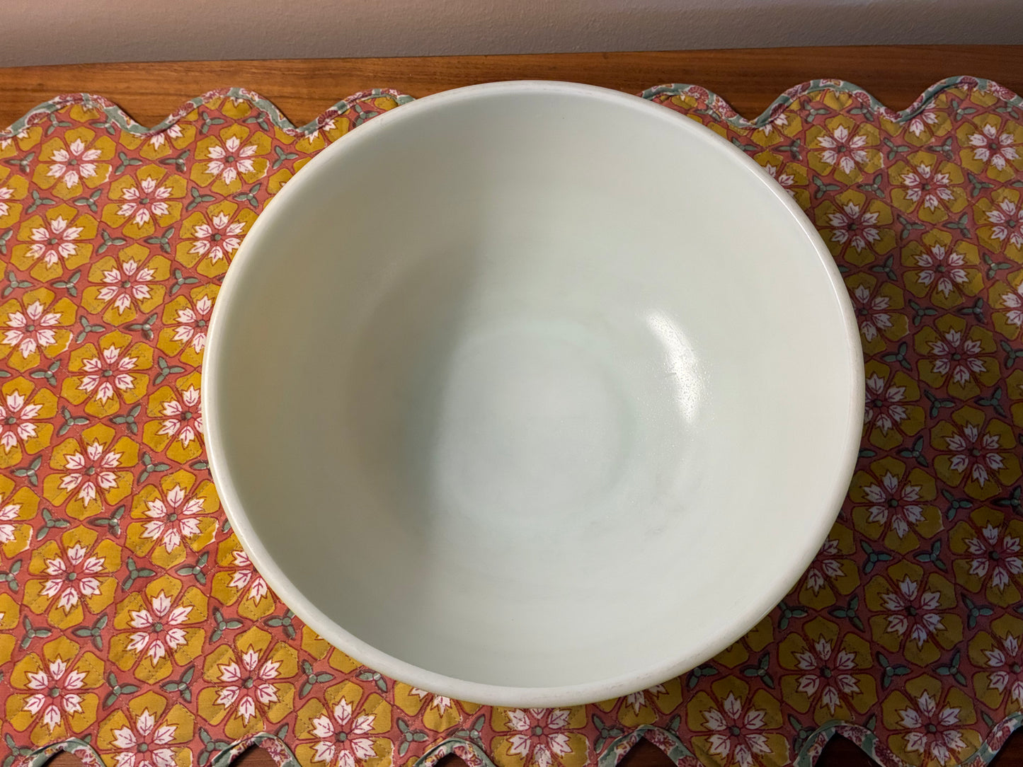 Vintage Pyrex mixing bowl