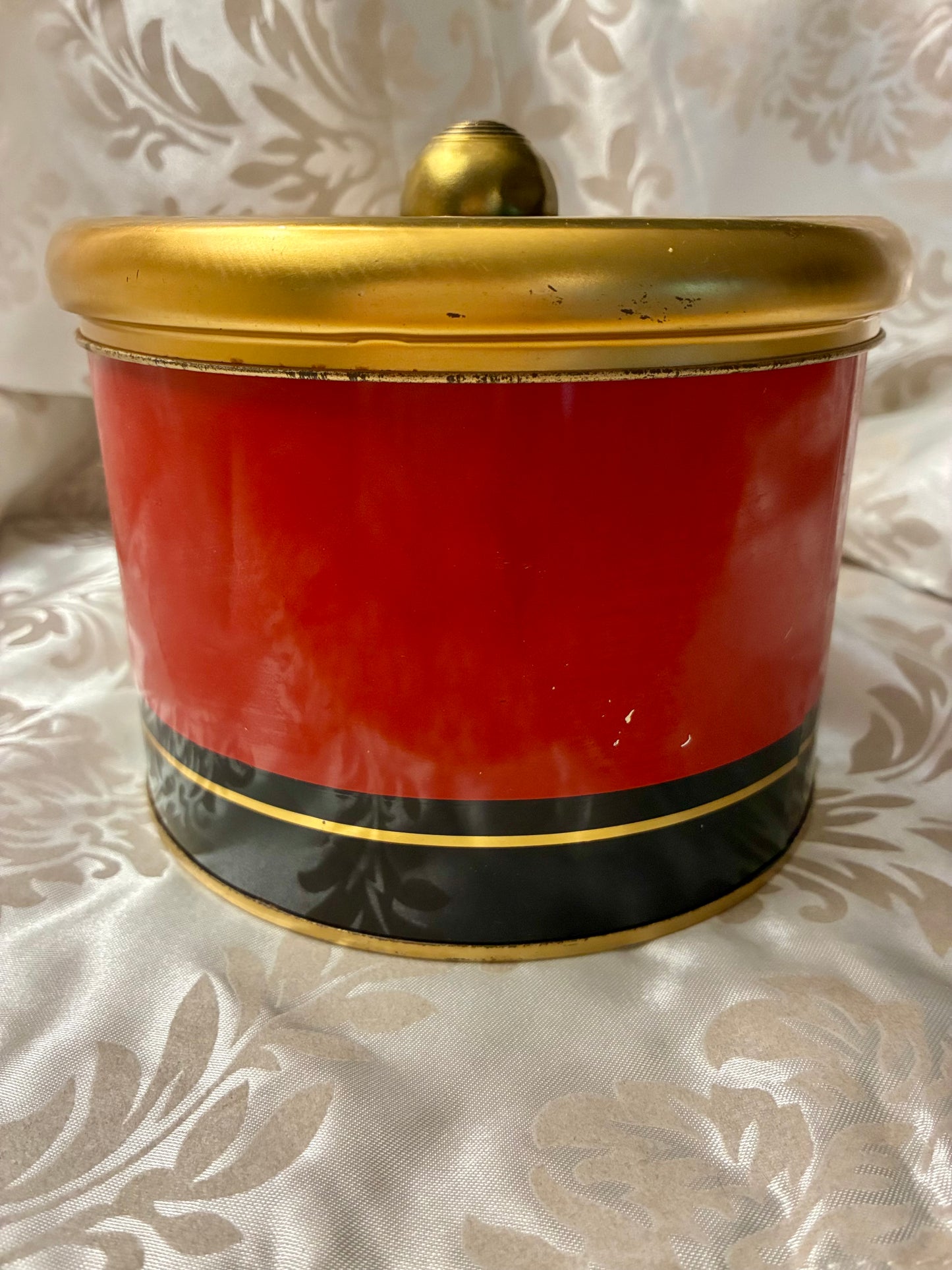 Bahlsen biscuit tin