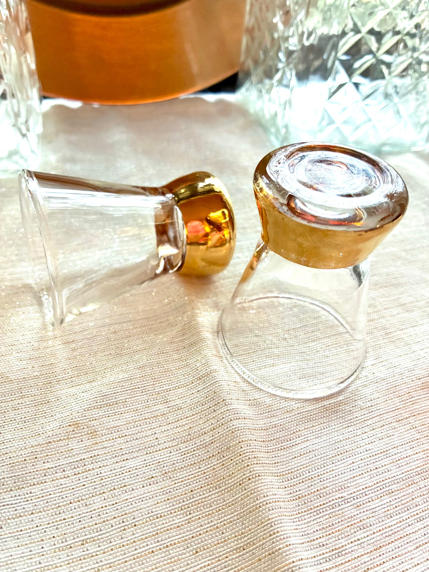 Seagrams Centennial 22carat gold rimmed shot glasses (2)
