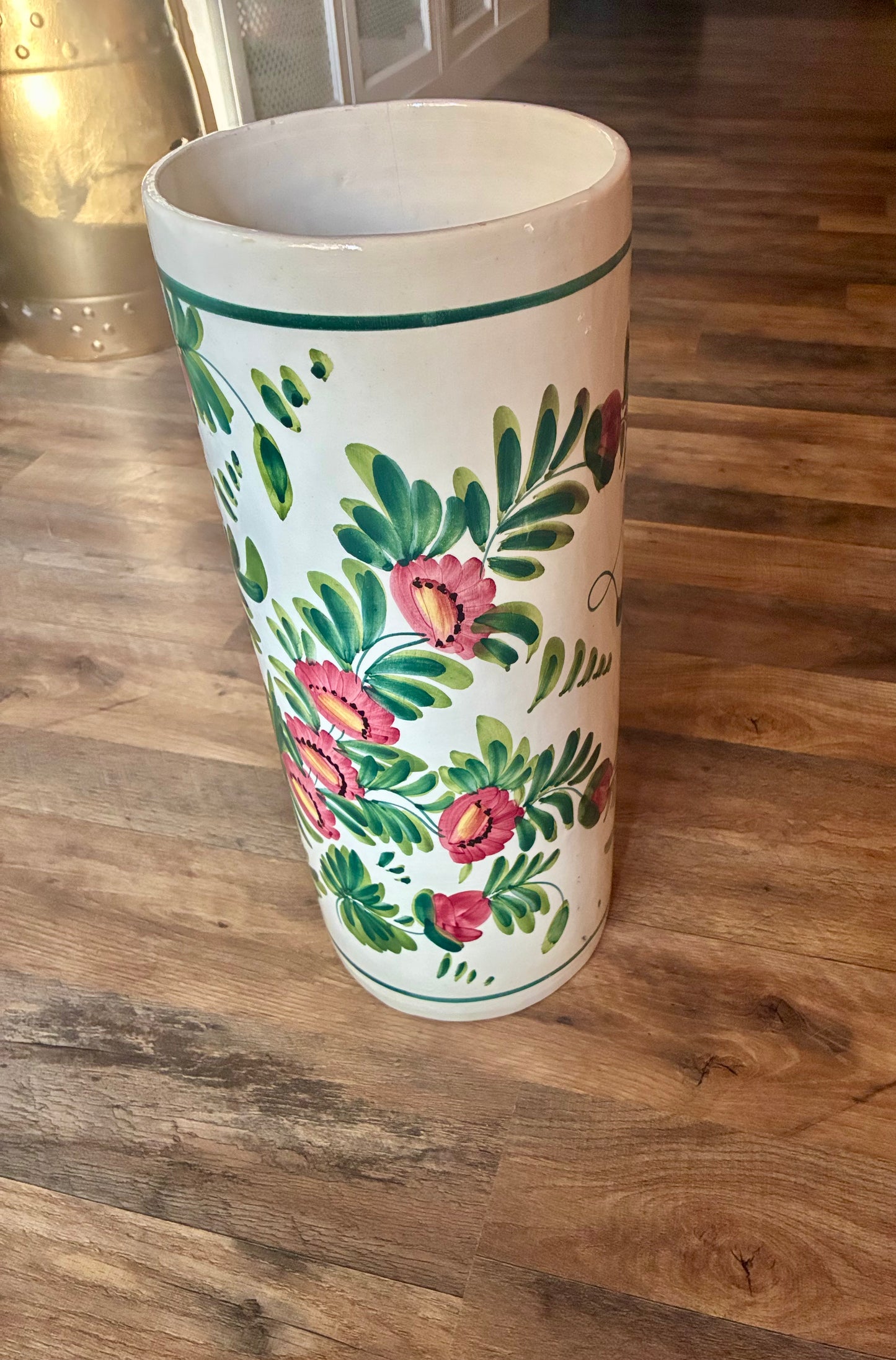Floral motif porcelain umbrella stand