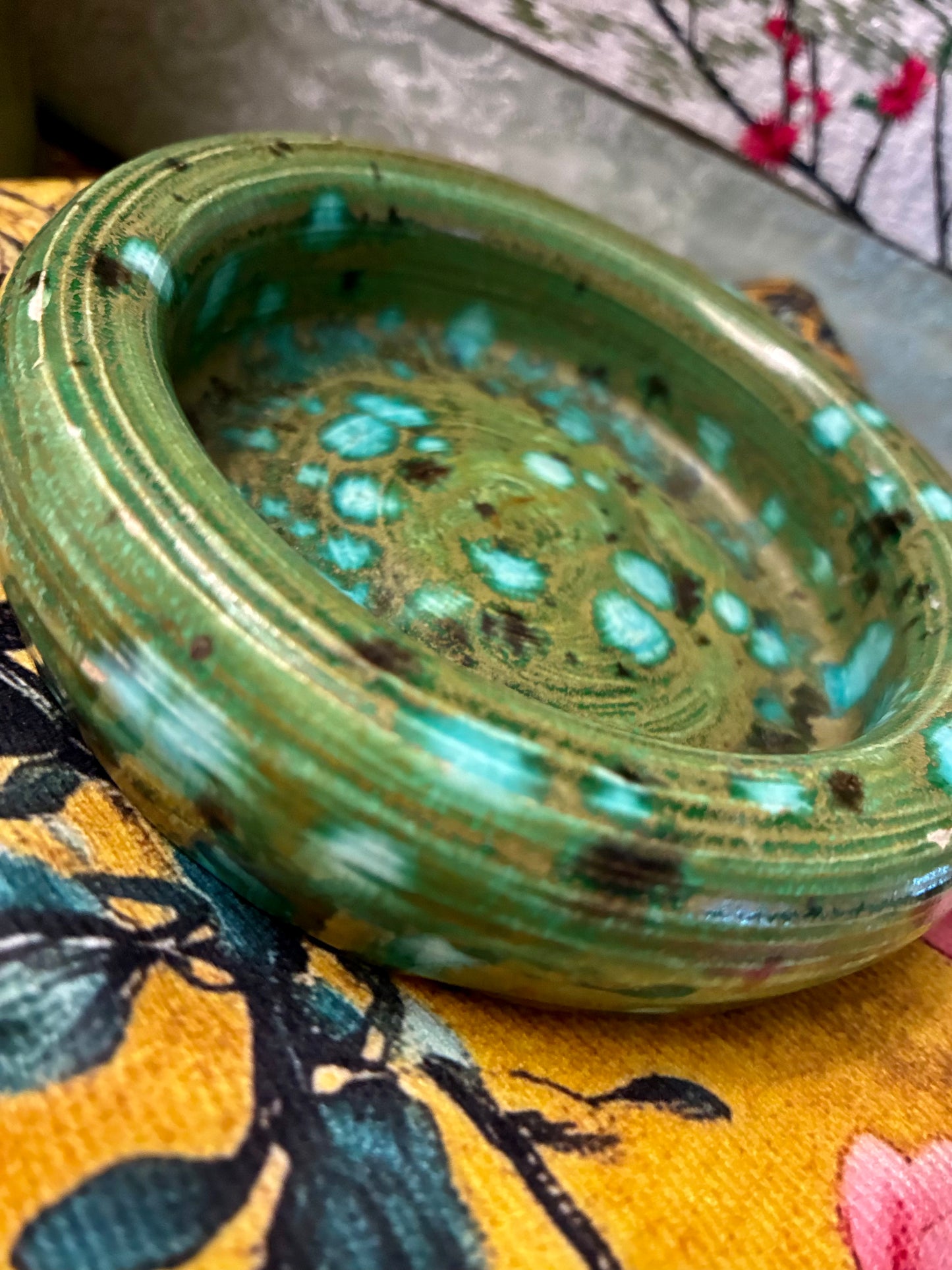 Vintage splatterware pottery ashtray