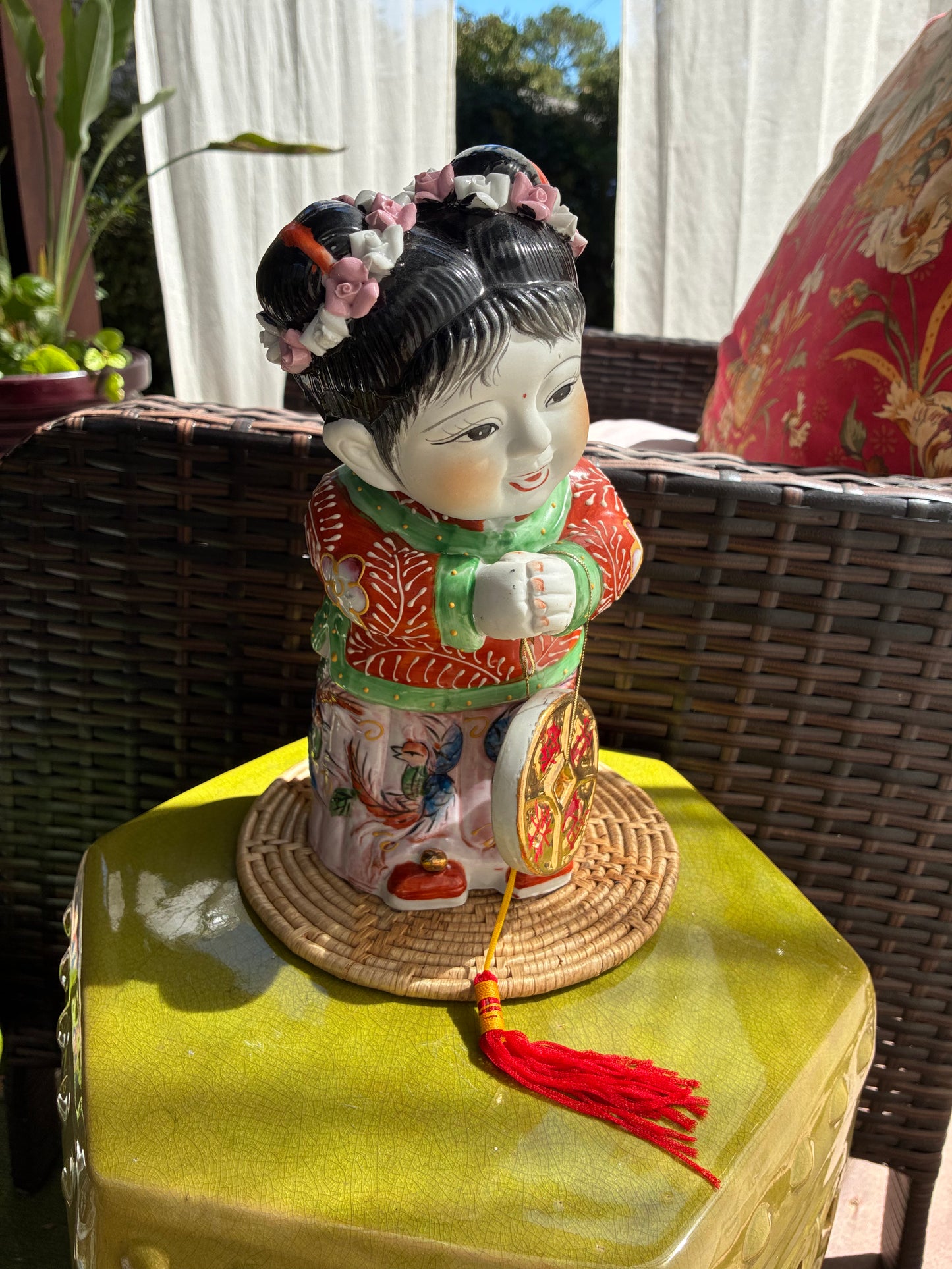 Famile rose ceramic japanese girl