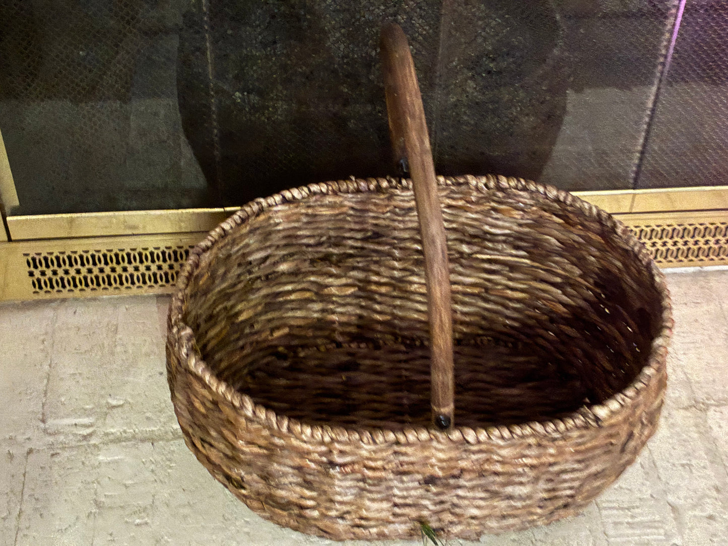 Braided rattan gathering basket