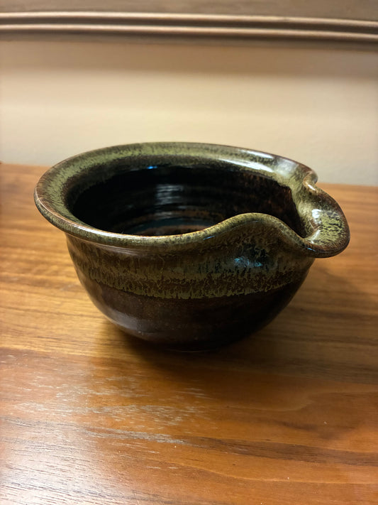Lovely Alewine pottery bowl with spout