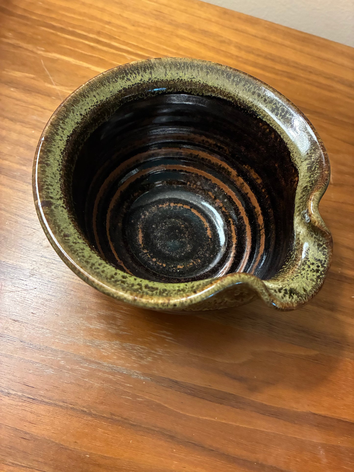 Lovely Alewine pottery bowl with spout
