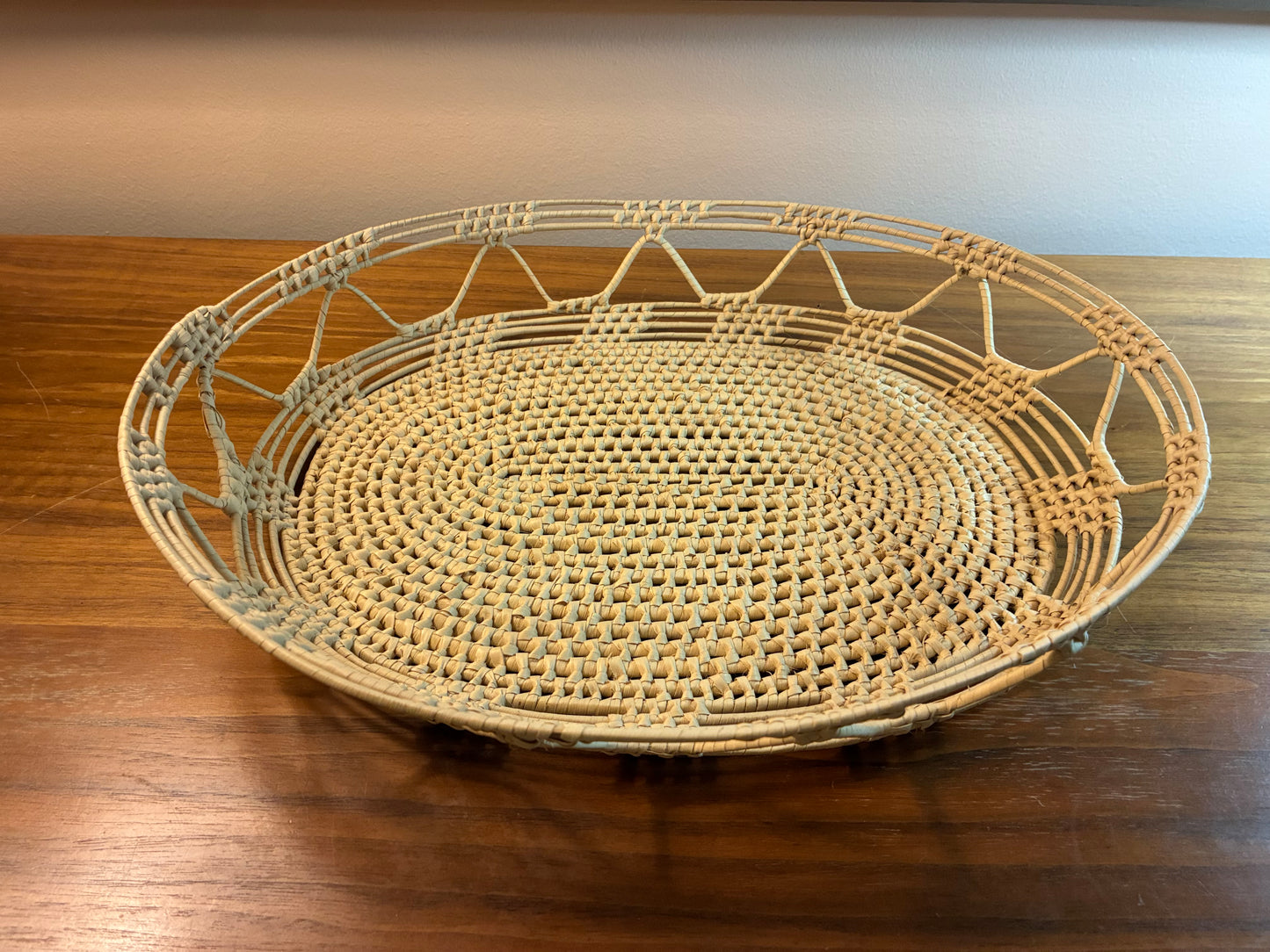 Woven rattan basket tray