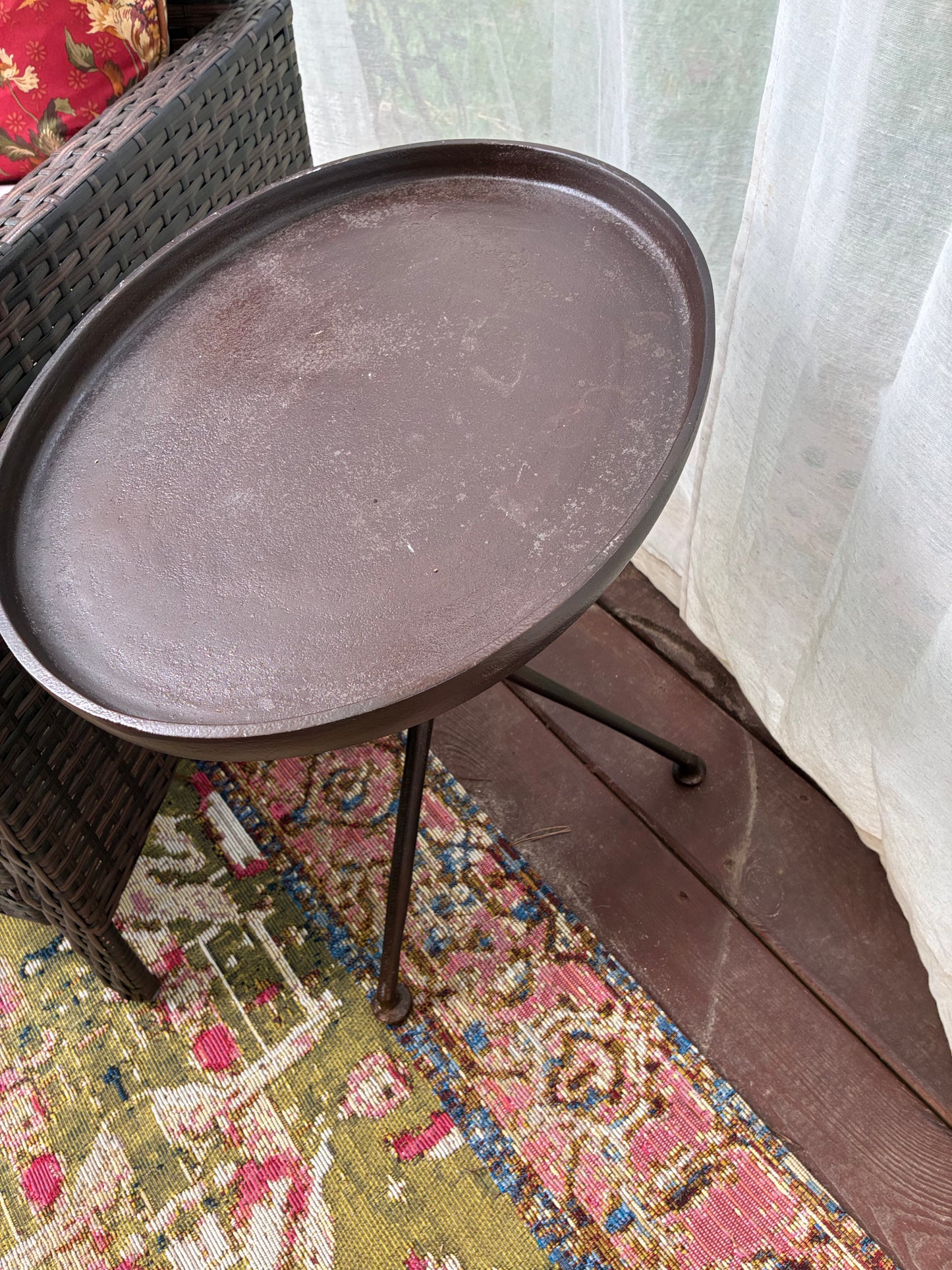 Set of 2 metal tables