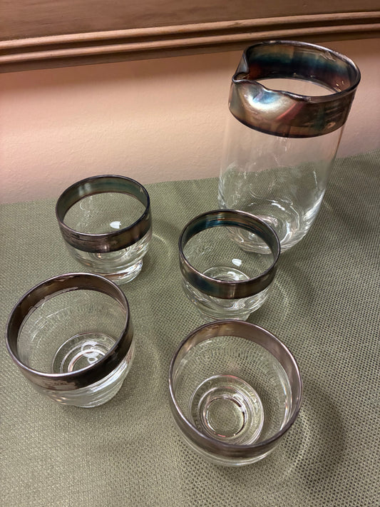 Dorothy Thorpe pitcher and 4 glasses set
