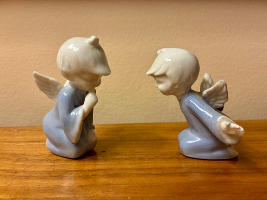 Set of 2 darling in Arco miniature angels in blue and white
