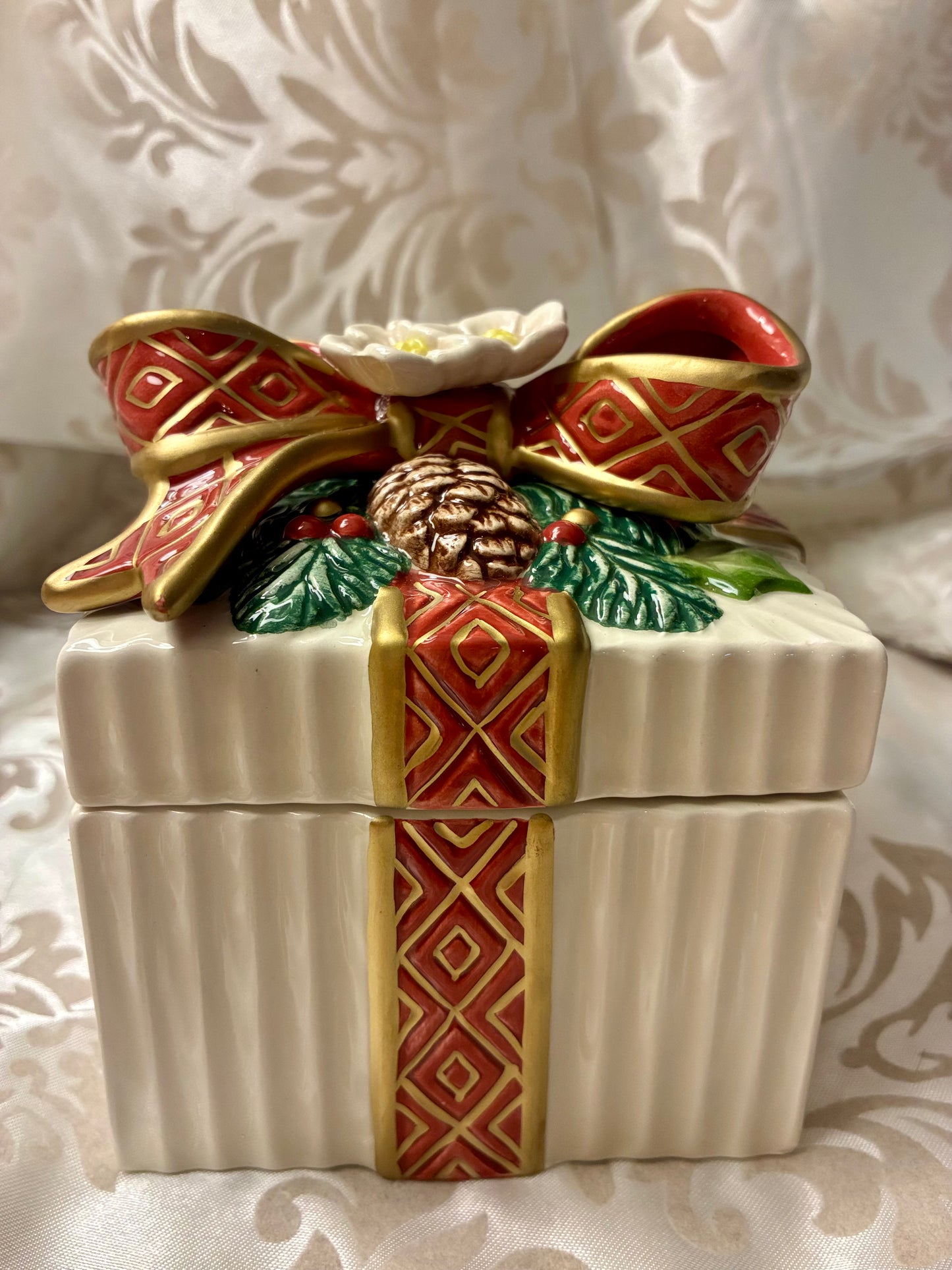Fitz & Floyd ceramic Christmas box