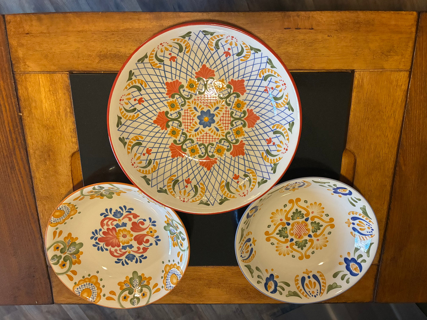 Laurie Gates Collection stoneware pasta serving dish and 2 dinner bowls